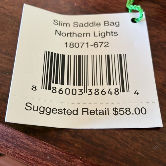 NWT Vera Bradley Slim Saddle cross Body Bag in northern lights pattern - Picture 2 of 12